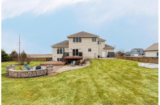 6606 Longhorn Ln, Sun Prairie, WI 53590