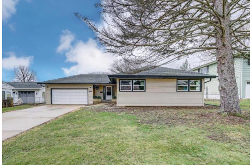 4405 Somerset Ln, Madison, WI 53711