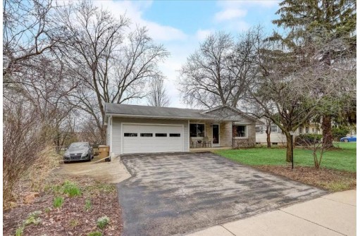 2614 Independence Ln, Madison, WI 53704