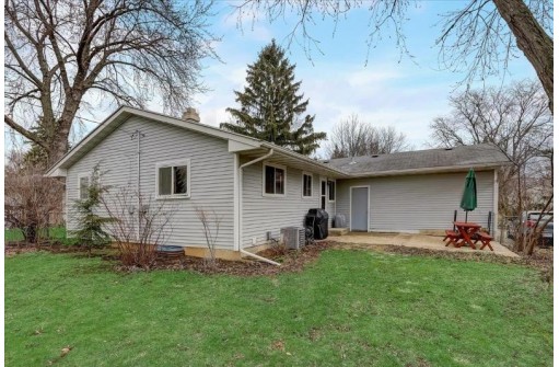 2614 Independence Ln, Madison, WI 53704