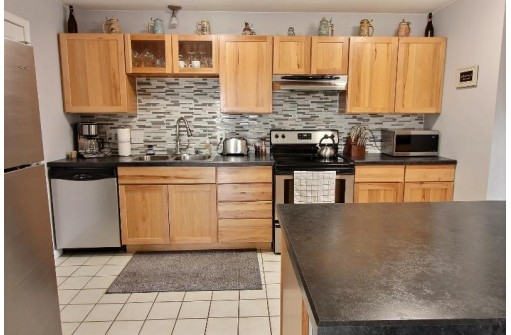 18 N Bartelt Ct 1, Madison, WI 53704