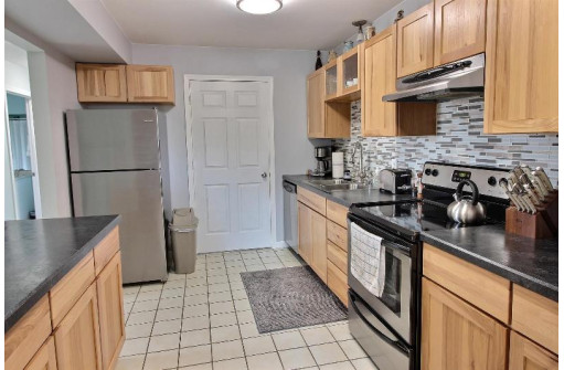 18 N Bartelt Ct 1, Madison, WI 53704