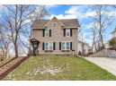 525 S Parker Dr, Janesville, WI 53545