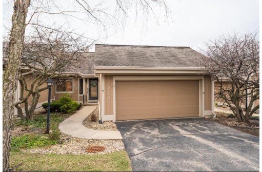 3423 Valley Creek Cir, Middleton, WI 53562