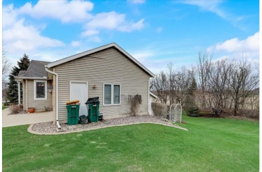 756 Willow Run St, Cottage Grove, WI 53527