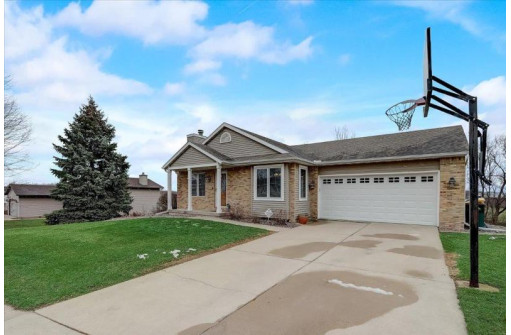 756 Willow Run St, Cottage Grove, WI 53527