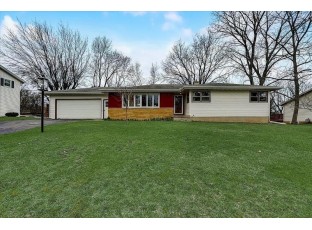 2735 Lyman Ln Fitchburg, WI 53711