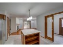 419 Woodward Dr, Sun Prairie, WI 53590