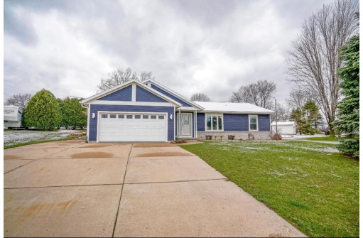 293 Robinson Rd, Oregon, WI 53575