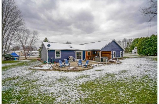 293 Robinson Rd, Oregon, WI 53575