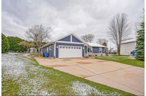 293 Robinson Rd, Oregon, WI 53575