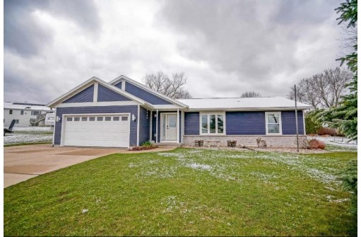 293 Robinson Rd, Oregon, WI 53575