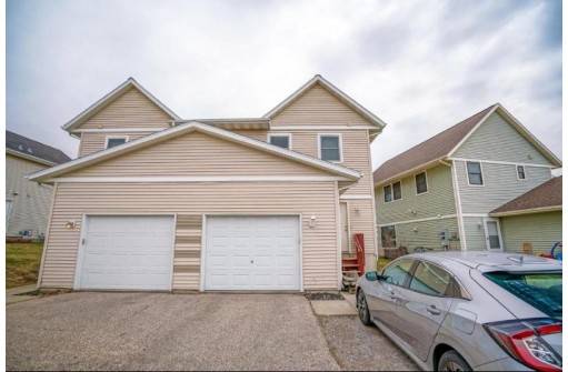 218 S Musket Ridge Dr, Sun Prairie, WI 53590