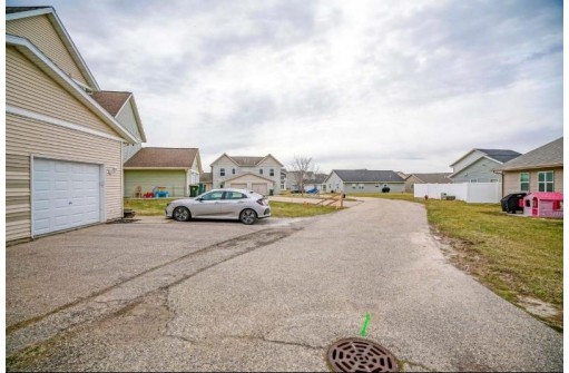 218 S Musket Ridge Dr, Sun Prairie, WI 53590