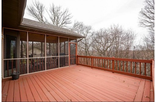 5827 Lochinvars Tr, Marshall, WI 53559