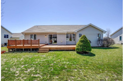 330 Country Clover Dr, DeForest, WI 53532