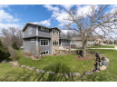 5646 Old Oak Dr, Fitchburg, WI 53711