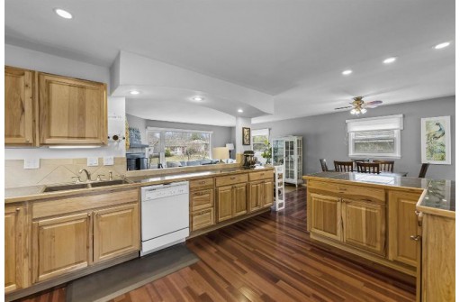 4902 Tocora Ln, Madison, WI 53711