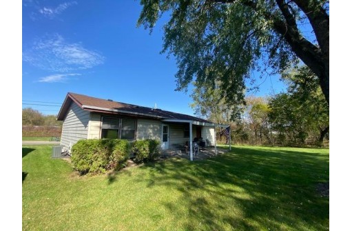 208 W 21st St, Monroe, WI 53566