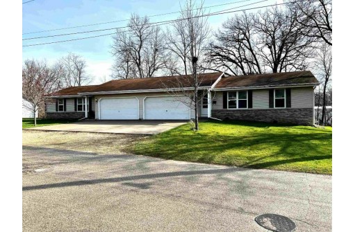 320-322 Spencer St, Edgerton, WI 53534