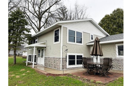 205 Ann St, Fox Lake, WI 53933