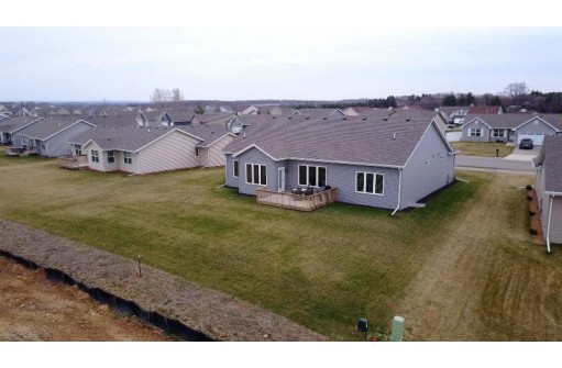 3710 Eagles Ridge Dr, Beloit, WI 53511