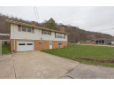 1042 E Bluff St, Cassville, WI 53806