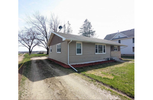 439 E Main St, Evansville, WI 53536