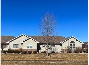 103 Summit Ct Columbus, WI 53925