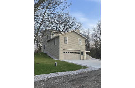 N7619 Rock Lake Rd, Lake Mills, WI 53551