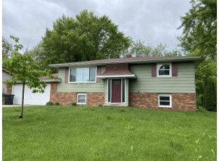 908 Kriedeman Dr Stoughton, WI 53589-1045