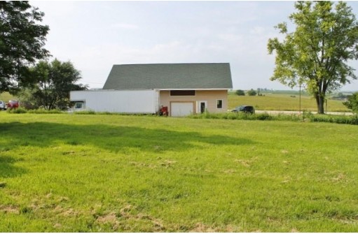 10940 County Road Id, Blue Mounds, WI 53517