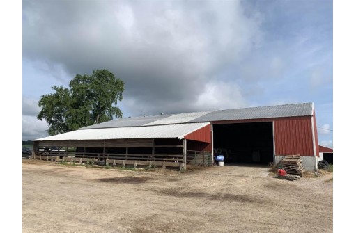 S4452 Grote Hill Rd, Reedsburg, WI 53959