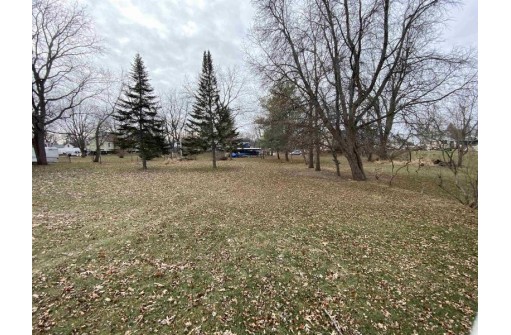 735 W State St, Mauston, WI 53948