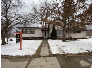 735 W State St Mauston, WI 53948