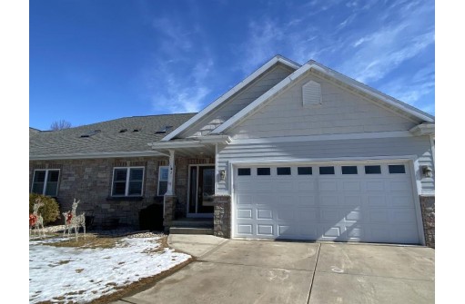 S8120 Coves Ct 2, Merrimac, WI 53561