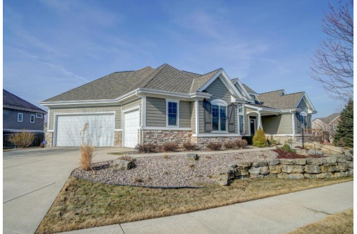 1701 Ashford Ln, Waunakee, WI 53597