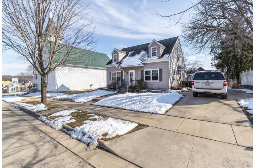 213 6th Ave, New Glarus, WI 53574