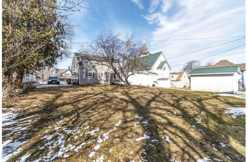 213 6th Ave, New Glarus, WI 53574