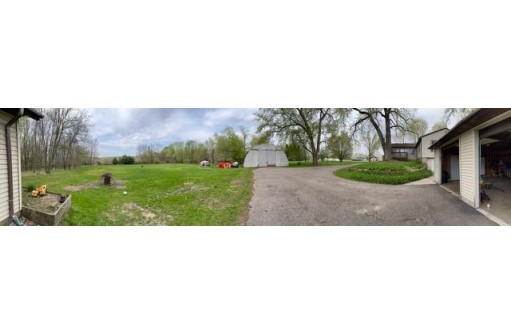 E11126 Carpenter St, Baraboo, WI 53913