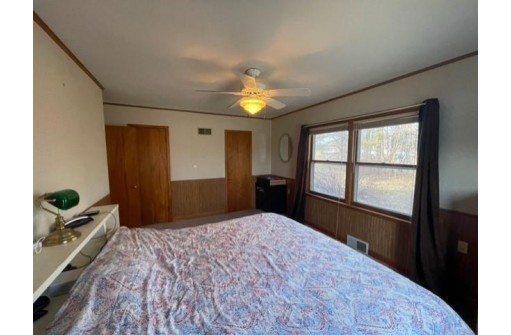 E11126 Carpenter St, Baraboo, WI 53913