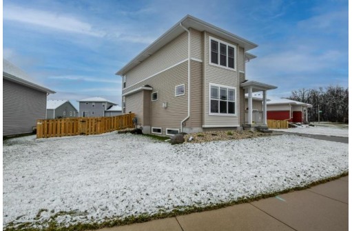 7138 Field Flower Way, Madison, WI 53718