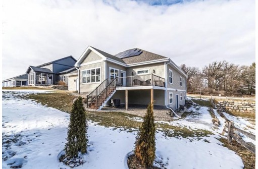 311 Kassander Way, Oregon, WI 53575-9105