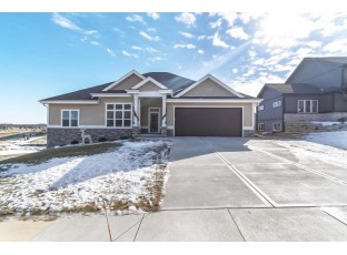 311 Kassander Way Oregon, WI 53575-9105