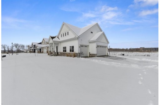 2874 Hazelnut Tr, Sun Prairie, WI 53590