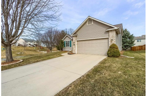 516 Goldenrod Cir, Verona, WI 53593