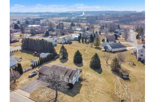 513 12th Ave, New Glarus, WI 53574