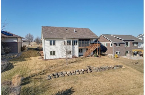 2013 Broadway St, Prairie Du Sac, WI 53578