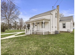 712 E Main St Whitewater, WI 53190