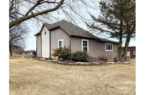 W11810 County Road F, Randolph, WI 53956